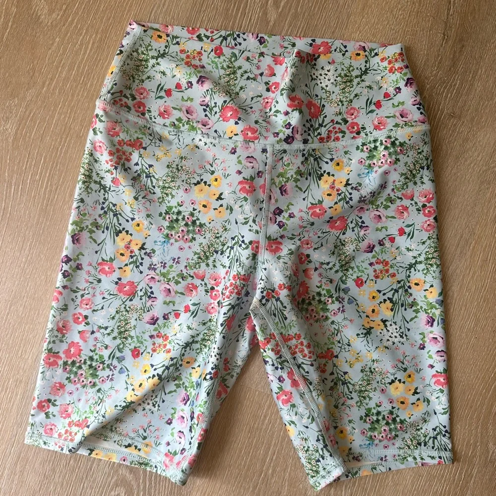 ALICE + OLIVIA  floral bike shorts - Picture 4 of 7